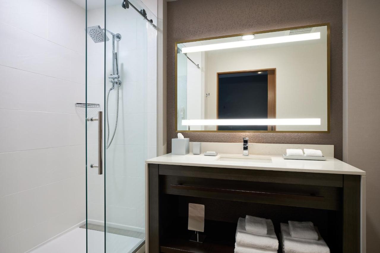 Отель Washington Marriott Capitol Hill Экстерьер фото