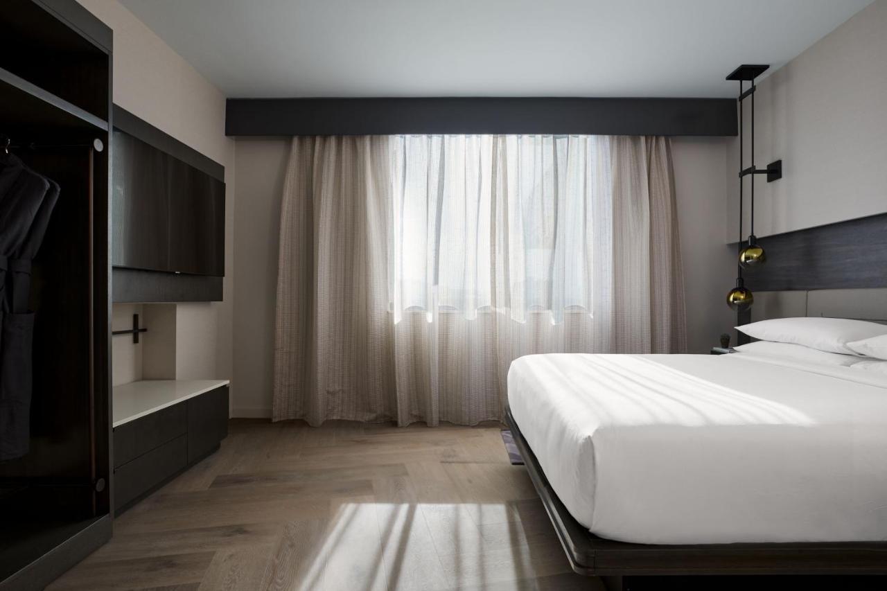Отель Washington Marriott Capitol Hill Экстерьер фото